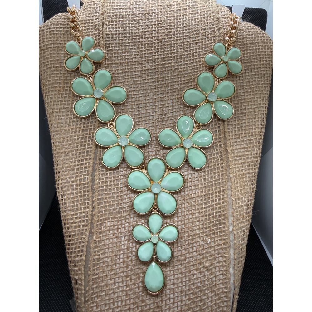 Charming Charlie Mint Green Floral Bib Statement Necklace Gold Tone Teardrop
